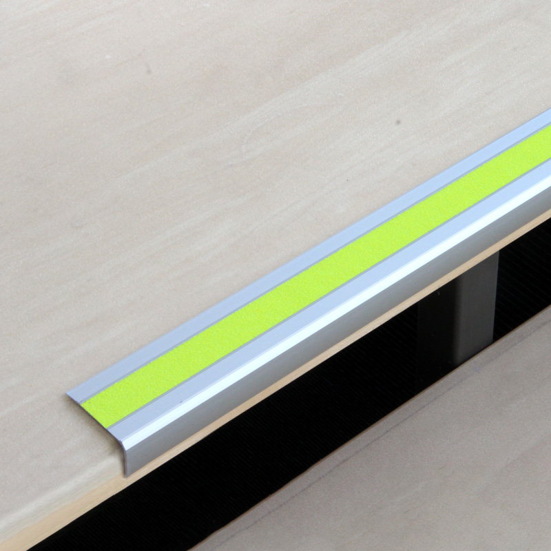Antislip aluminium trapneus "Signaalkleur"