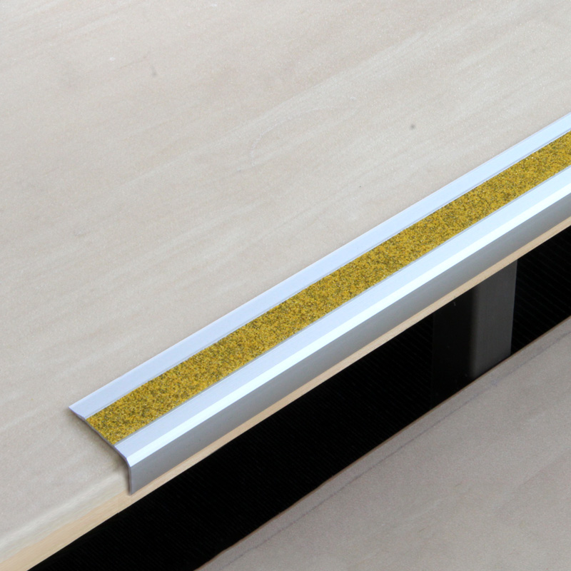 Antislip aluminium trapneus "Public 46"