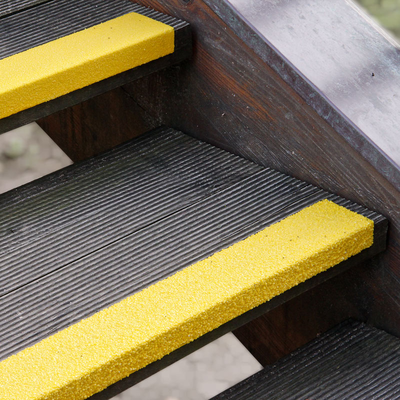 Antislip trapneus in GRP