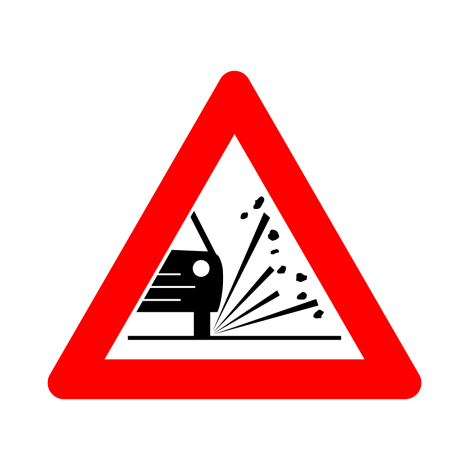 Panneau de signalisation A17 : projection de gravier