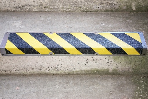 Antislip trappaneel in aluminium "Gevaar"