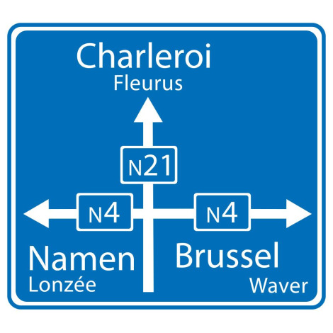 Verkeersbord F25. Voorwegwijzer verschillende richtingen